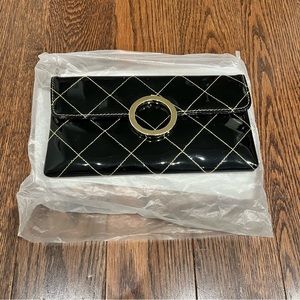NWOT Magnetic Closure Patent Clutch